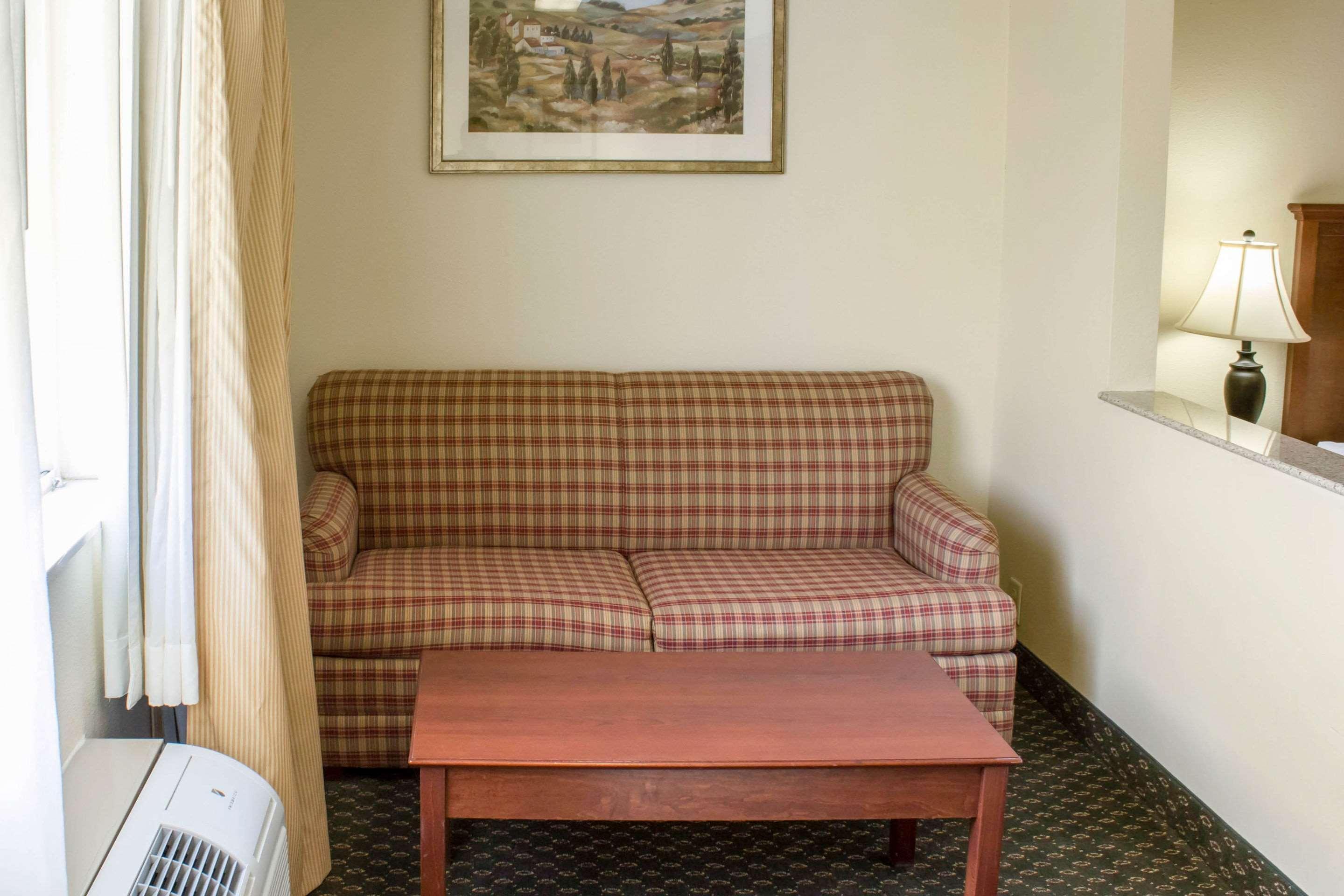 Quality Inn & Suites スーシティ エクステリア 写真