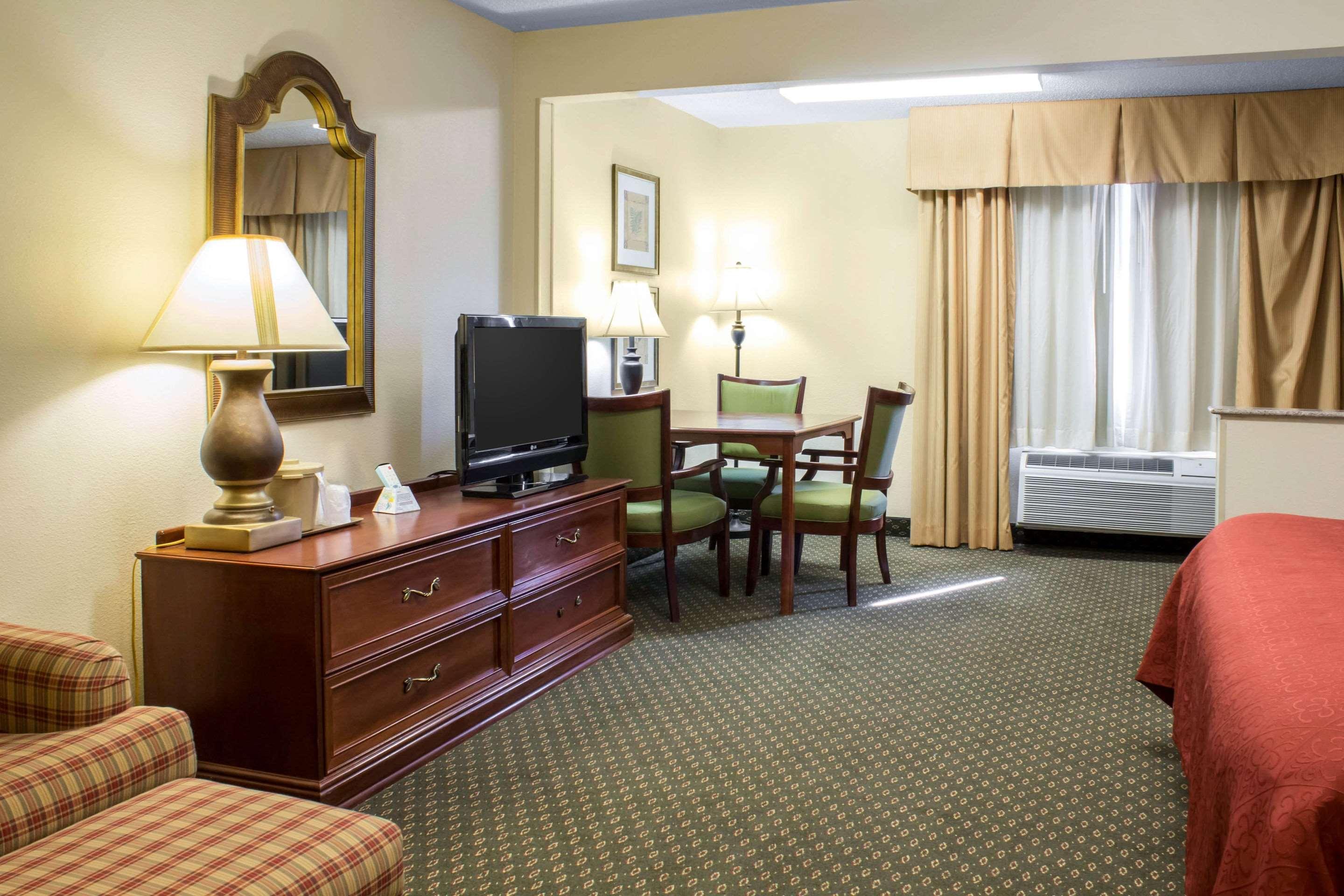 Quality Inn & Suites スーシティ エクステリア 写真